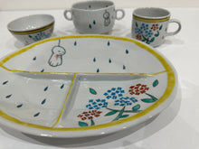 Load image into Gallery viewer, Kutani ware, 4-piece set for children with hydrangea design by Sanae
