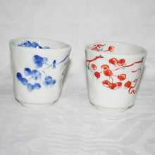 Load image into Gallery viewer, Kutani Yaki Hand-painted Kutani ware of Western and Japanese style, Teacup Set with Design of Yamakirai and Yamakirai
