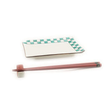 Load image into Gallery viewer, Kutani Yaki Hand-painted Kutani ware of Japanese and Western Tableware 15cm long dish with checkered pattern (green)