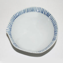 Load image into Gallery viewer, Kutani Yaki ware of Western style, Hand-drawn Bowl with Design of Dots and Plants