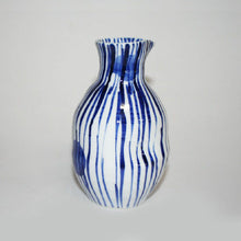 Load image into Gallery viewer, Tokutori (Japanese sake bottle)