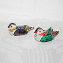 Load image into Gallery viewer, Kutani Yaki Hand-painted Kutani Ware, Japanese and Western Tableware, Oshidori-shaped chopstick rest (pair)