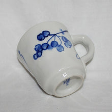 Load image into Gallery viewer, Kutani Yaki Ware Hand-Drawn Japanese & Western Tableware Mug