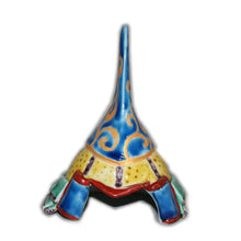 Load image into Gallery viewer, Kutani Yaki Hand-painted Kutani ware of an ornament with a catfish-headed helmet decoration (Maeda family).
