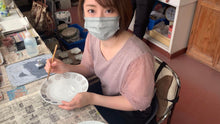 Load image into Gallery viewer, Sanae Original cup Blue flower scattering pattern 天性浪漫藍花馬克杯 早奈惠設計