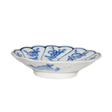 Load image into Gallery viewer, Kutani Yaki Hand-painted Kutani Ware, Western-style Tableware 9cm Dish with Design of Azalea
