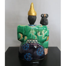 Load image into Gallery viewer, Kutani Yaki Hand-painted Kutani ware of an ornament, kaleidoscope of standing dolls.