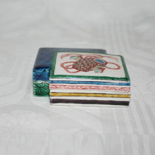 Load image into Gallery viewer, Kutani Yaki Hand-painted Kutani ware, Incense container with hammer design