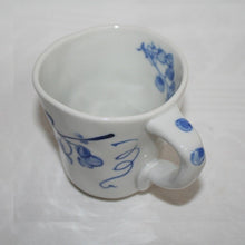 Load image into Gallery viewer, Kutani Yaki Ware Hand-Drawn Japanese & Western Tableware Mug