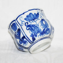 Load image into Gallery viewer, Kutani Yaki Hand-painted Kutani Ware with Design of Flowers and Grasses