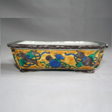 Load image into Gallery viewer, Kutani Yaki Hand-painted Kutani Yaki porcelain plant pot with a design of "treasure spoon" (No.4.5 oblong bowl)