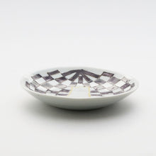 Load image into Gallery viewer, Kutani Yaki ware of Western style 10.5cm dish with checkered fuji design