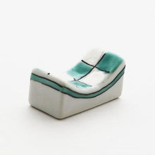 Load image into Gallery viewer, Checkered pattern chopstick rest (green)