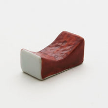 Load image into Gallery viewer, Chopstick rest with design of five colors (red)