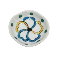 Load image into Gallery viewer, Kutani Yaki of hand-painted Japanese and Western Tableware, Bean Dish with Design of Five Petals and Flowers (Chopstick rest)