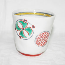 Load image into Gallery viewer, Kutani Yaki Hand-Drawn Japanese & Western Tableware Teoki-sushi Round Pattern Teacup