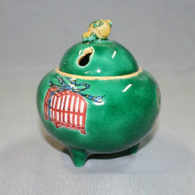 Load image into Gallery viewer, Kutani Yaki Ware Incense burner with hand-painted tool design in a round shape