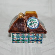 Load image into Gallery viewer, Kutani Yaki Hand-painted Kutani ware incense burner with a round design in the shape of a house