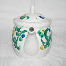Load image into Gallery viewer, Kutani Yaki Hand-painted Kutani Ware, Persian Arabesque Pot