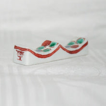 Load image into Gallery viewer, Kutani Yaki ware, Hand-painted Japanese and Western Tableware, Polka-dot design, Chopstick rest