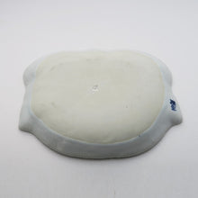 Load image into Gallery viewer, Kutani Yaki Ware of Japan and Western Tableware, Plate with Design of Knots