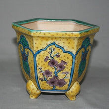 Load image into Gallery viewer, Kutani Yaki Hand-painted Kutani-Ware Plant Pot with Design of Shochiku-ume and Yoshida-ya