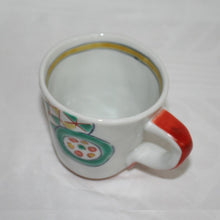 Load image into Gallery viewer, Kutani Yaki Hand-Drawn Japanese & Western Tableware Mug with Design of Rounded Dots