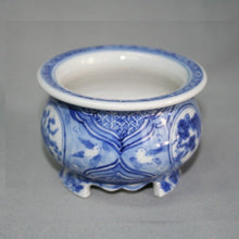 Load image into Gallery viewer, Kutani Yaki Ware Hand-painted Plant Pot with Stained Design of Pine, Bamboo and Plum, No.3.5 Round Bowl