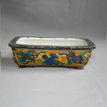 Load image into Gallery viewer, Kutani Yaki Hand-painted Kutani Yaki porcelain plant pot with a design of "treasure spoon" (No.4.5 oblong bowl)