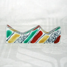 Load image into Gallery viewer, Kutani Yaki Hand-painted Kutani ware, calligraphy supplies, brush holder, brush holder with a design of "Tenkei