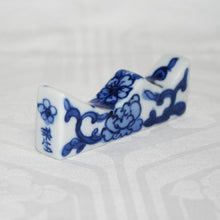 Load image into Gallery viewer, Kutani Yaki Hand-painted Kutani ware of calligraphy and painting, brush rest, brush rack with design of flowers and arabesques