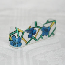 Load image into Gallery viewer, Kutani Yaki Hand-painted Kutani ware, brush holder, brush rack with Hyosetsu design