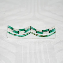 Load image into Gallery viewer, Kutani Yaki ware of hand-painted Japanese and Western Tableware Checkered pattern (green) chopstick rest