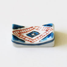 Load image into Gallery viewer, Stone pavement design chopstick rest (blue)