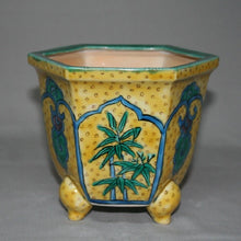 Load image into Gallery viewer, Kutani Yaki Hand-painted Kutani-Ware Plant Pot with Design of Shochiku-ume and Yoshida-ya