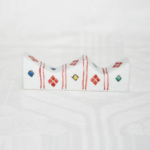 Load image into Gallery viewer, Kutani Yaki Hand-painted Kutani ware, calligraphy supplies, brush rest, brush rest with diamond design (chopstick rest)