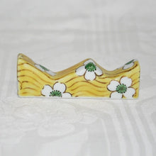 Load image into Gallery viewer, Kutani Yaki ware of hand-made intricate calligraphy supplies, brush rest, brush stand with flower design