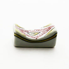 Load image into Gallery viewer, Chopstick rest with cobblestone design (yellow)