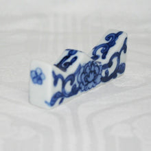 Load image into Gallery viewer, Kutani Yaki Hand-painted Kutani ware of calligraphy and painting, brush rest, brush rack with design of flowers and arabesques