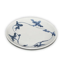 Load image into Gallery viewer, Kutani Yaki Hand-painted Kutani ware of Japanese and Western Tableware, Coffee Cup with Design of Flowers and Wheels