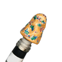 Load image into Gallery viewer, Kutani Yaki Hand-painted Kutani-Ware Wine Cap with Holly Design
