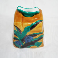 Load image into Gallery viewer, Kutani Yaki Hand-drawn Japanese and Western Tableware Vase with 15cm Square Design