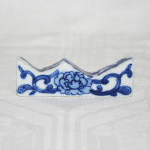 Load image into Gallery viewer, Kutani Yaki Hand-painted Kutani ware of calligraphy and painting, brush rest, brush rack with design of flowers and arabesques