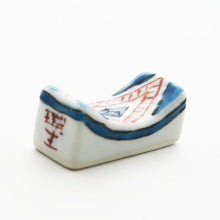 Load image into Gallery viewer, Stone pavement design chopstick rest (blue)