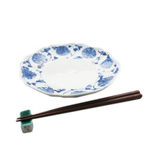 Load image into Gallery viewer, Kutani Yaki Ware Hand-Drawn Japanese and Western Tableware 21cm Plate with Design of Flowers and Wheel