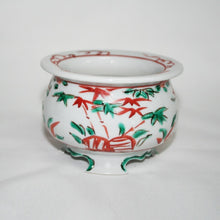 Load image into Gallery viewer, Kutani Yaki Ware, Hand-painted Plant Pot, Design of pine, bamboo and plum in red overglaze enamels, No.3.5 round bowl