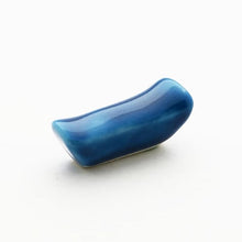 Load image into Gallery viewer, Mini chopstick rest with design of "good luck" (blue)