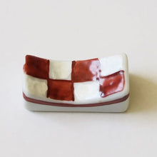 Load image into Gallery viewer, Checkered pattern chopstick rest (red)