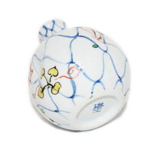 Load image into Gallery viewer, Kutani Yaki Hand-painted Kutani ware of a flower vase with a dyed mesh pattern.