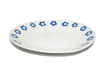 Load image into Gallery viewer, Sanae Original dish Blue flower scattering pattern(φ21cm)天性浪漫藍花盤 早奈惠設計